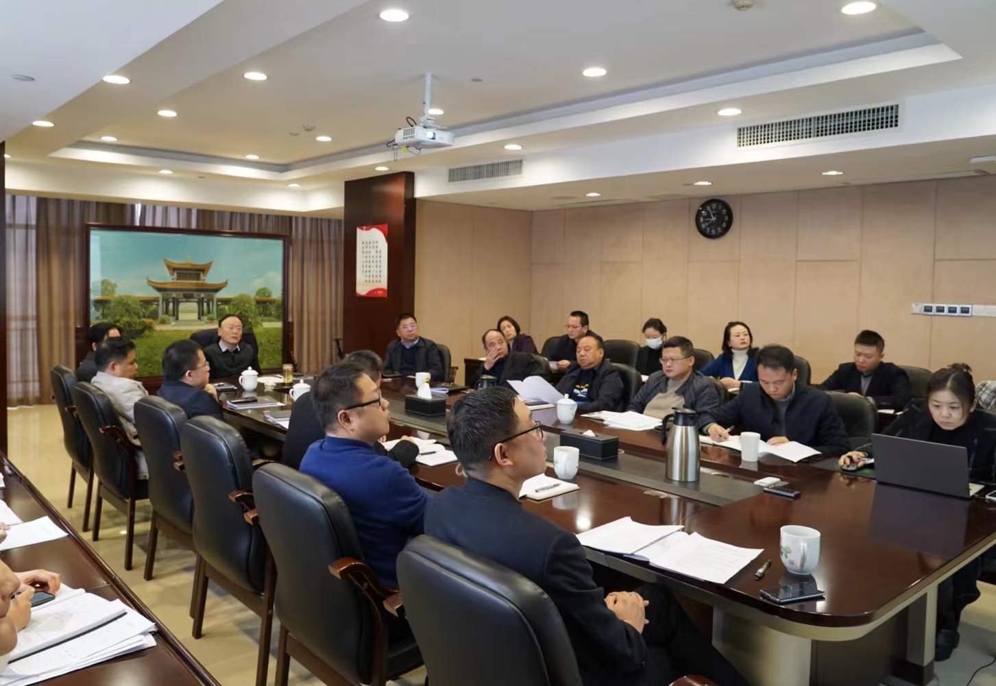 爱游戏官方网站-爱游戏(中国)召开2022年经营发展工作务虚会