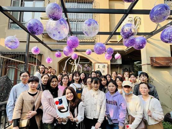 巧手创造 绽放芳华—爱游戏官方网站-爱游戏(中国)养老组织女员工开展妇女节庆祝活动