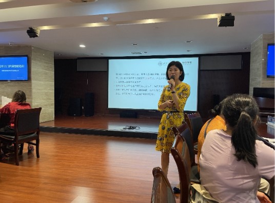 “强化岗位技能，培养业务人才” ——爱游戏官方网站-爱游戏(中国)养老联合湖南中医药大学护理学院组织开展养老护理员专题培训