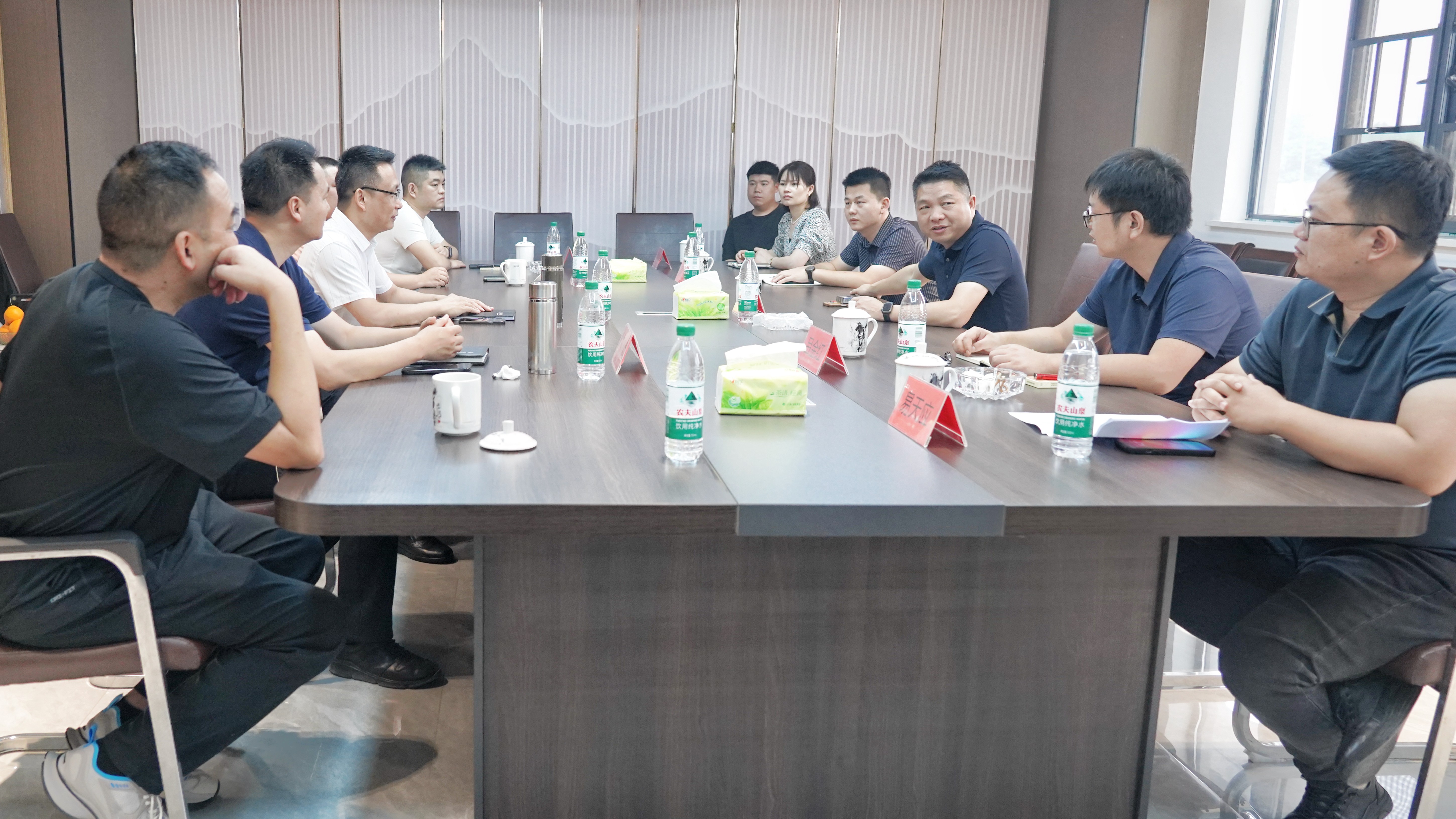 湖南港发集团赴爱游戏官方网站-爱游戏(中国)益沅公司开展合作交流